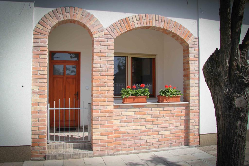 Oazis Apartmanok Mórahalom Стая снимка
